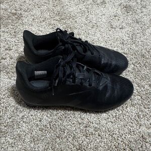 Boy’s Size 5 1/2 Youth Adidas PREDATOR ACCURACY.3 FIRM GROUND SOCCER CLEATS